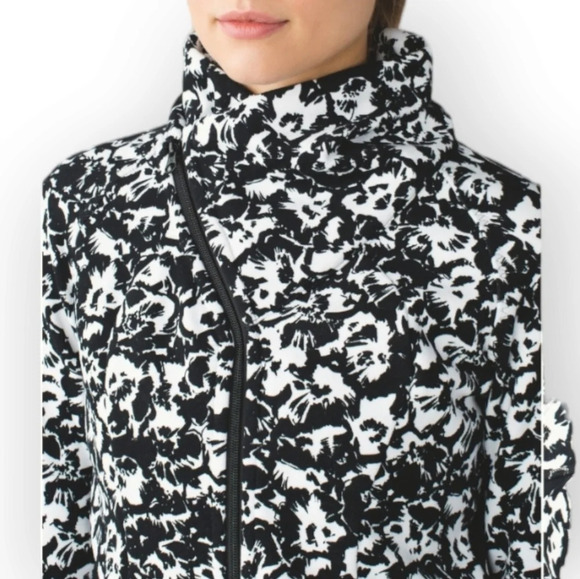 Lululemon Cozy Cuddle Up Sweatshirt Jacket Floral Fleece Lined Size 8 - Picture 7 of 16